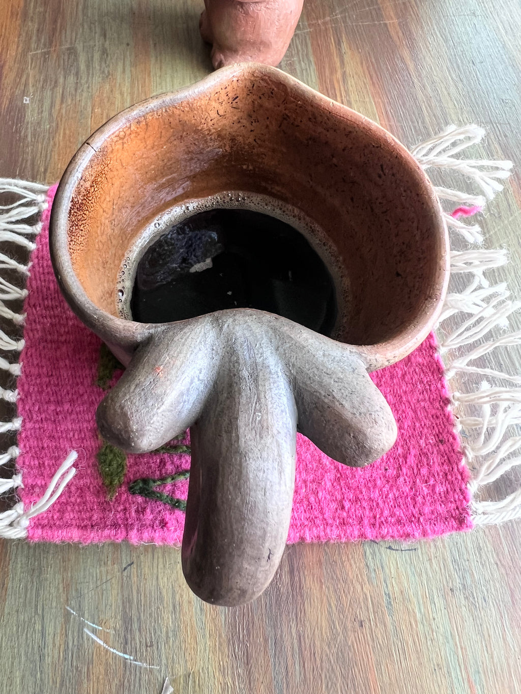 Jardín de la Abeja | Handwoven Pedal Loom Coaster
15 × 15 cm | Naturally dyed wool